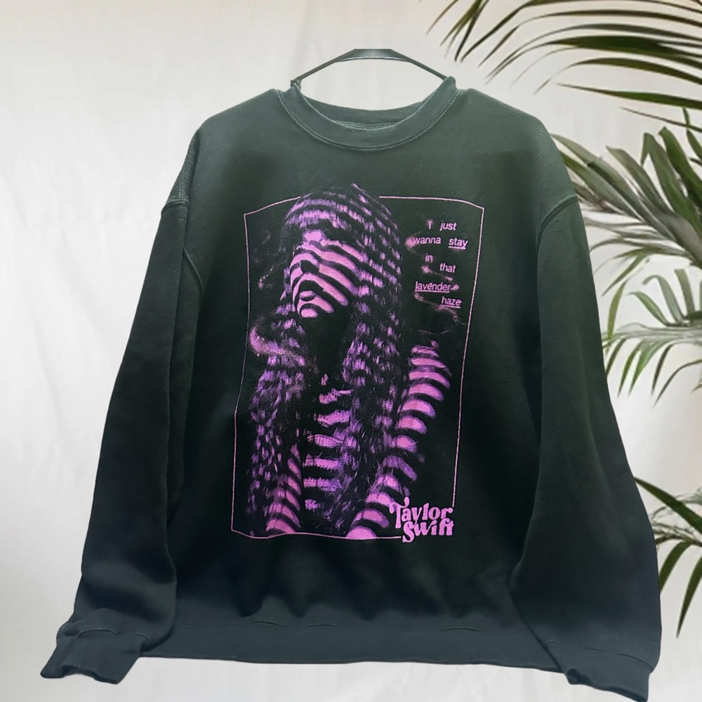 Taylor Swift Women’s The Eras Tour Graphic Sweater Size Xl